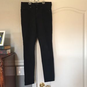 •Banana Republic Black High Rise Skinny Jeans•